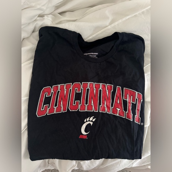 Cincinnati Bearcats Black Shoer Sleeve Tee - Picture 2 of 6